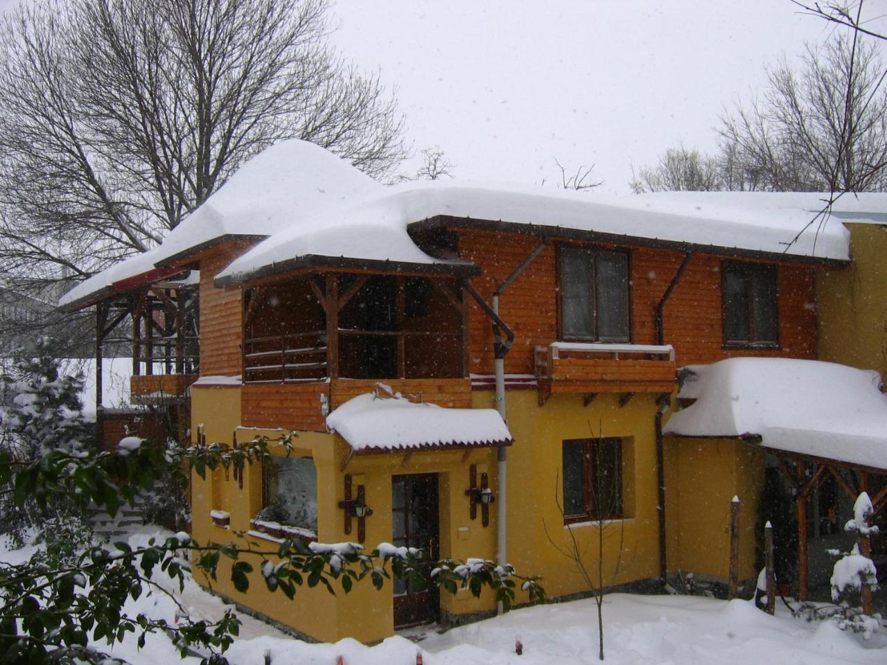 Casa Mica Gueshouse 3*